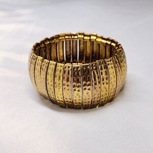Vintage Chunky Gold Tone Hammered Finish Bangle